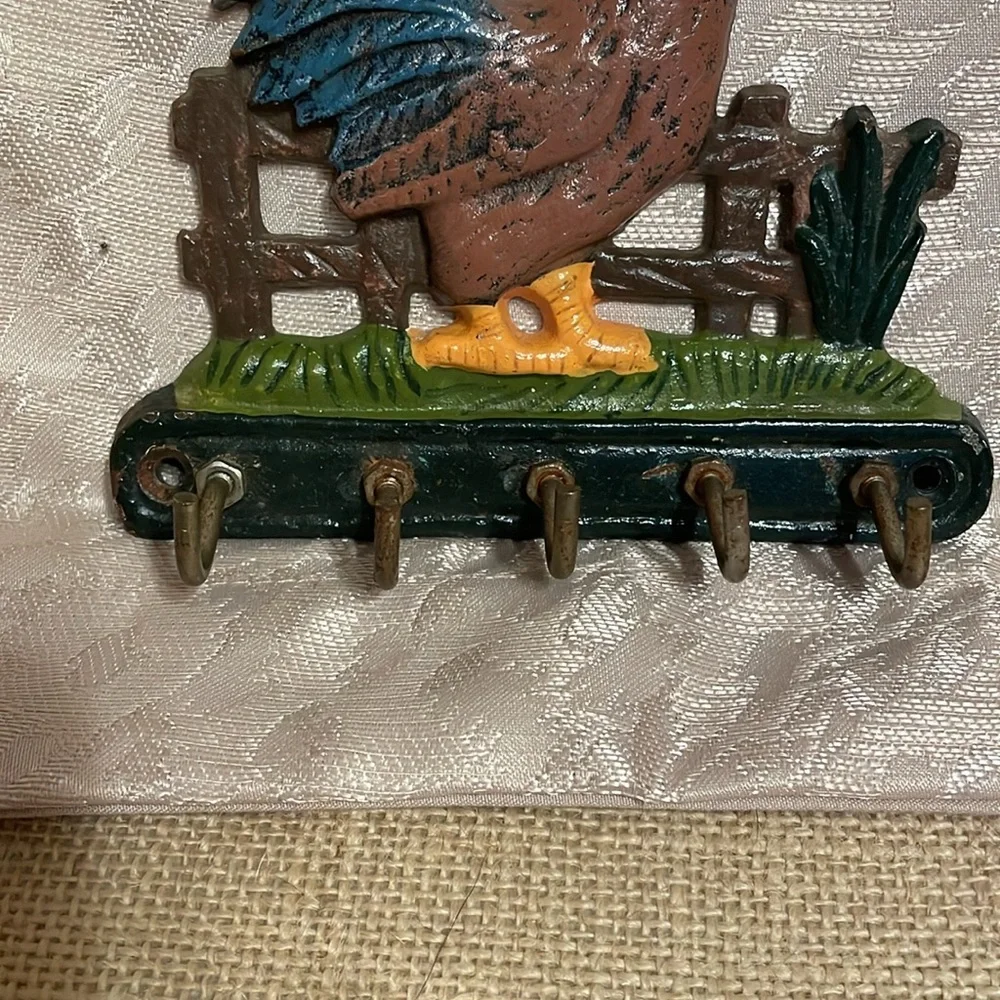 Vintage Cast Iron Rooster Key Rack with 5 hooks 4.5